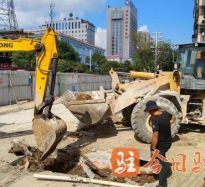 51骚逼导航高温下的坚守｜道路建设者用汗水铺就畅通路